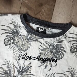 WXYZ Los Angeles Tropical Leaves Graphic Print Cotton T-Shirt Boys Size Medium